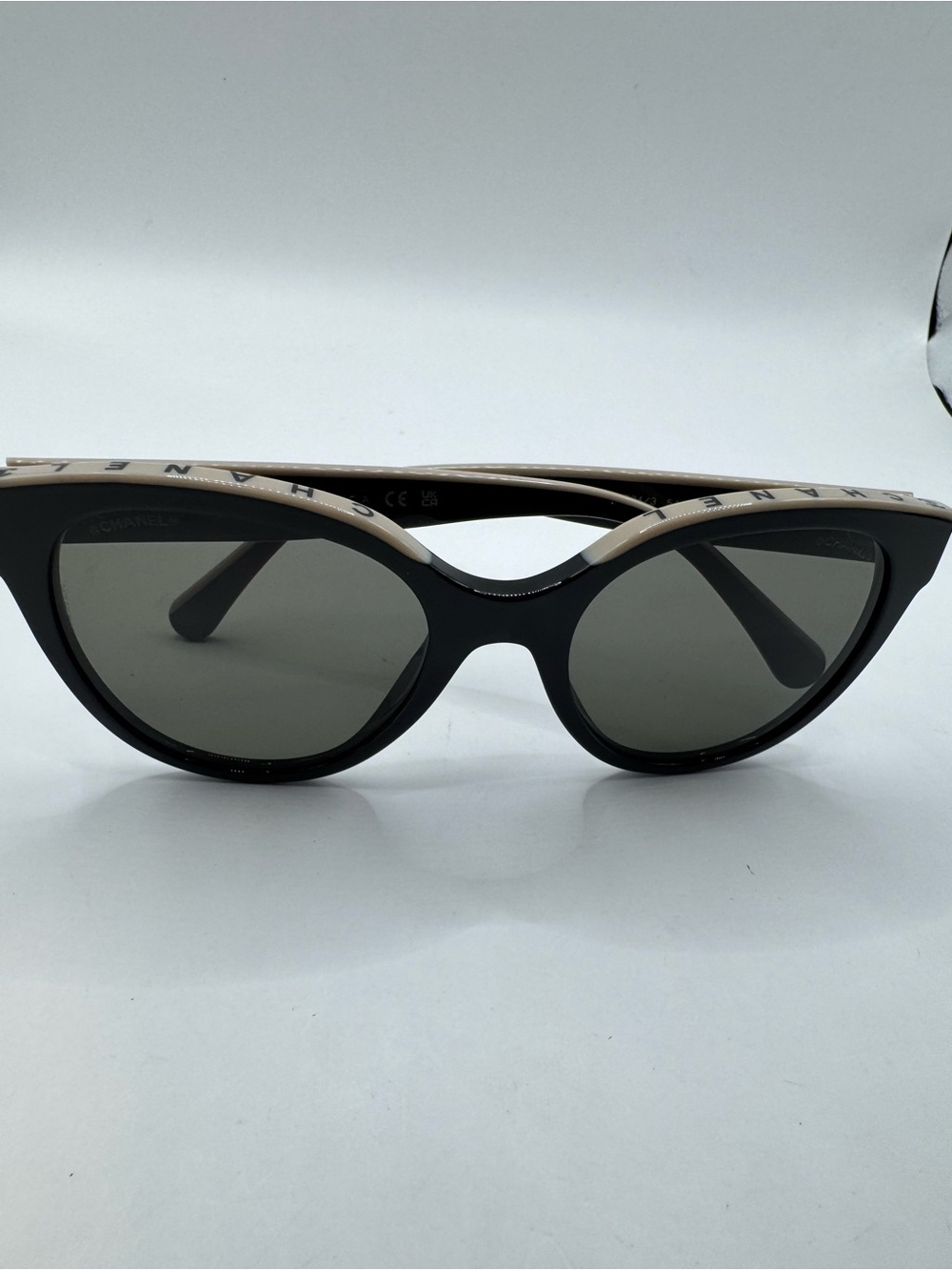 CHANEL 5414 Two-Tone Cat Eye Sunglasses - Black and Beige Trim - Picture 1 of 6